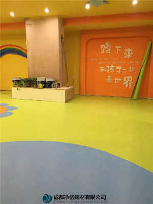 疊彩區(qū)幼兒園專用塑膠地板廠家直銷價(jià)格引關(guān)注，優(yōu)質(zhì)服務(wù)歡迎咨詢